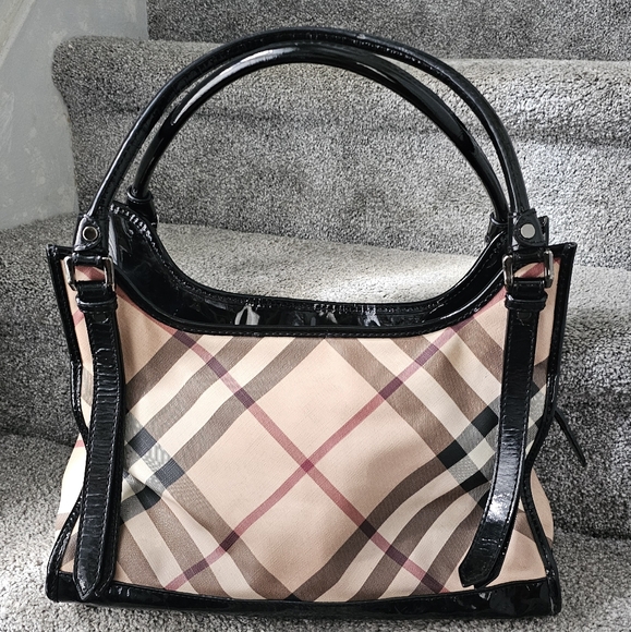 Burberry Ashmore Supernova Shoulder Bag [Authentic] - Picture 2 of 16